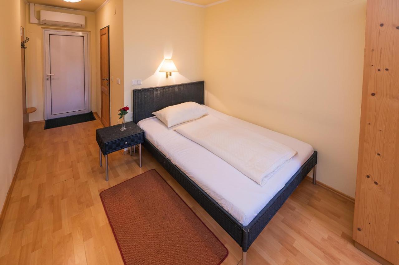 Ferien Beim Treiber Hotel Tarcsafürdő Kültér fotó