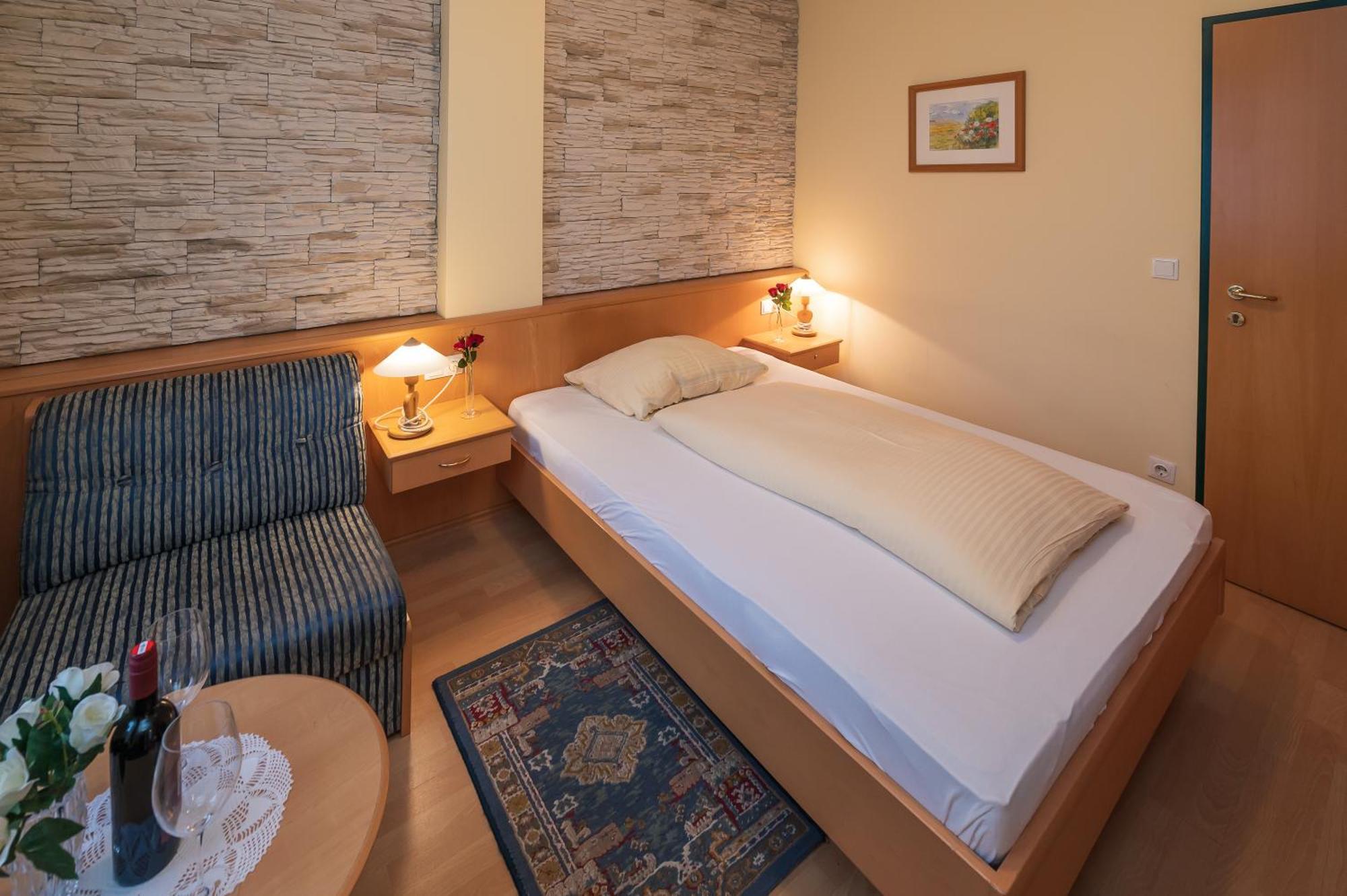 Ferien Beim Treiber Hotel Tarcsafürdő Szoba fotó