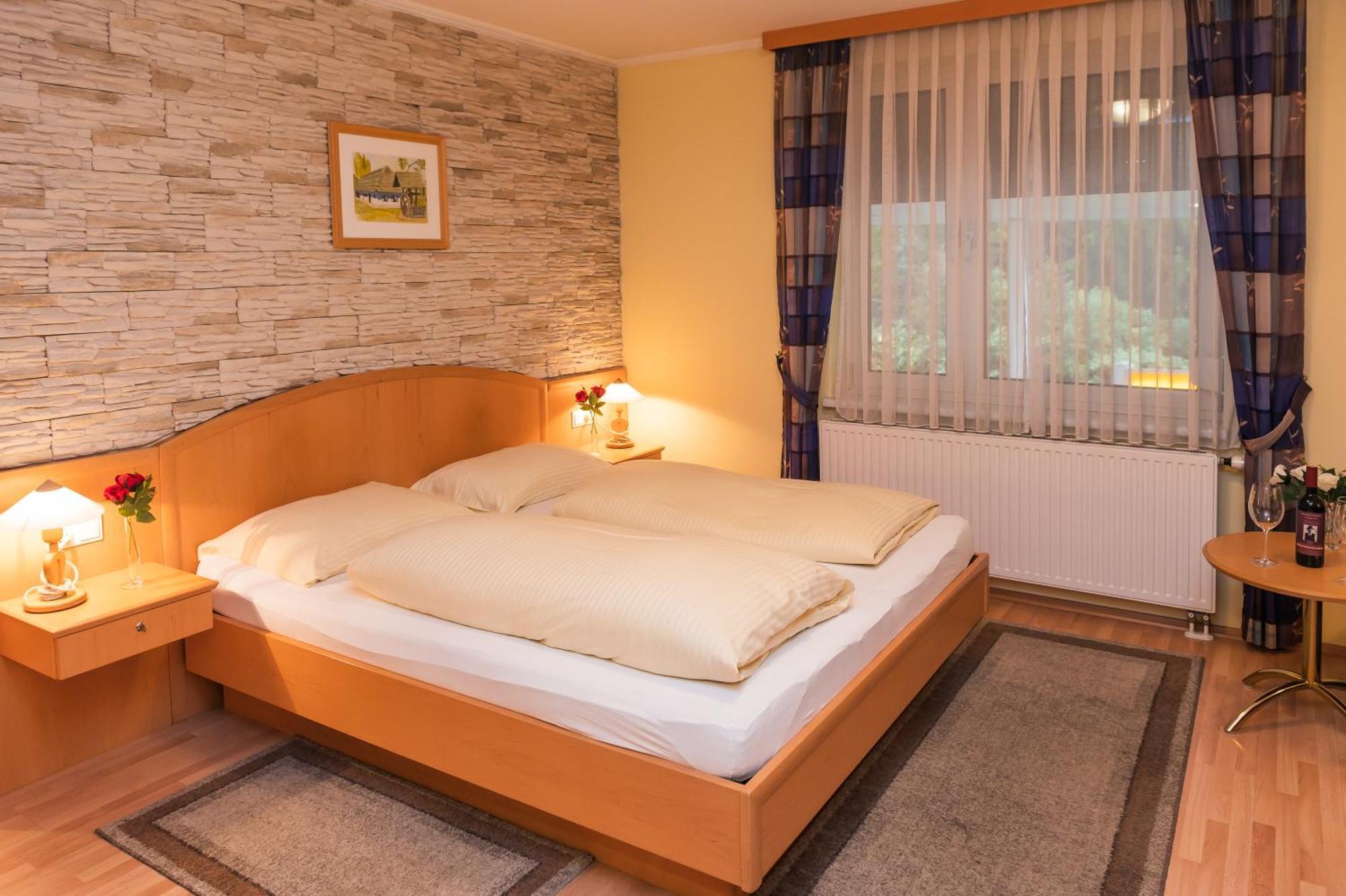 Ferien Beim Treiber Hotel Tarcsafürdő Szoba fotó