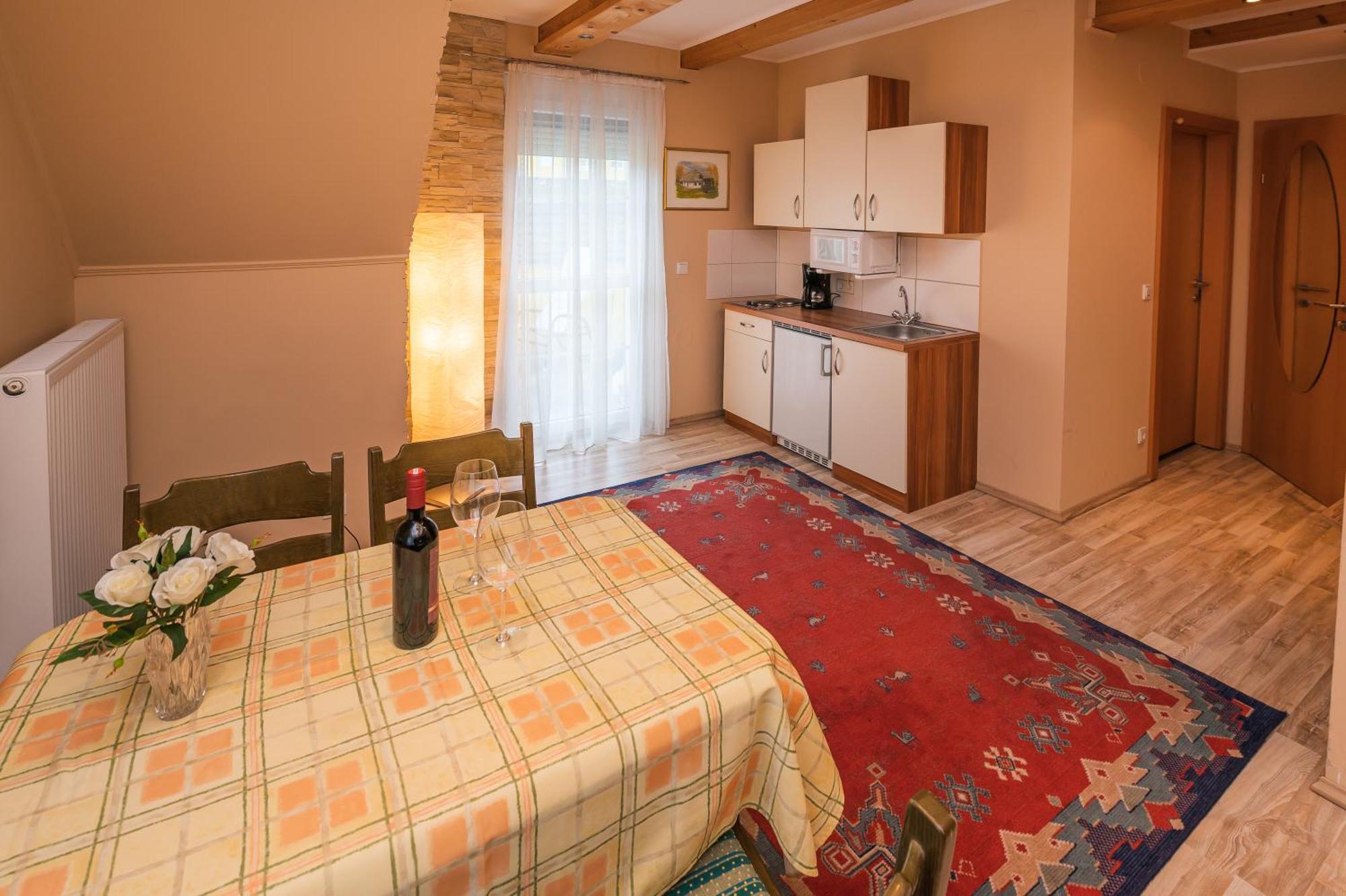 Ferien Beim Treiber Hotel Tarcsafürdő Szoba fotó